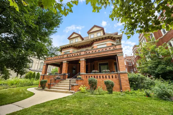 711 Washington Boulevard #2E, Oak Park, IL 60302