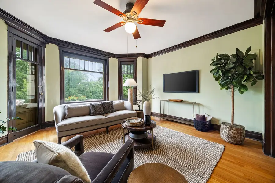 711 Washington Boulevard #2E, Oak Park, IL 60302 - #3