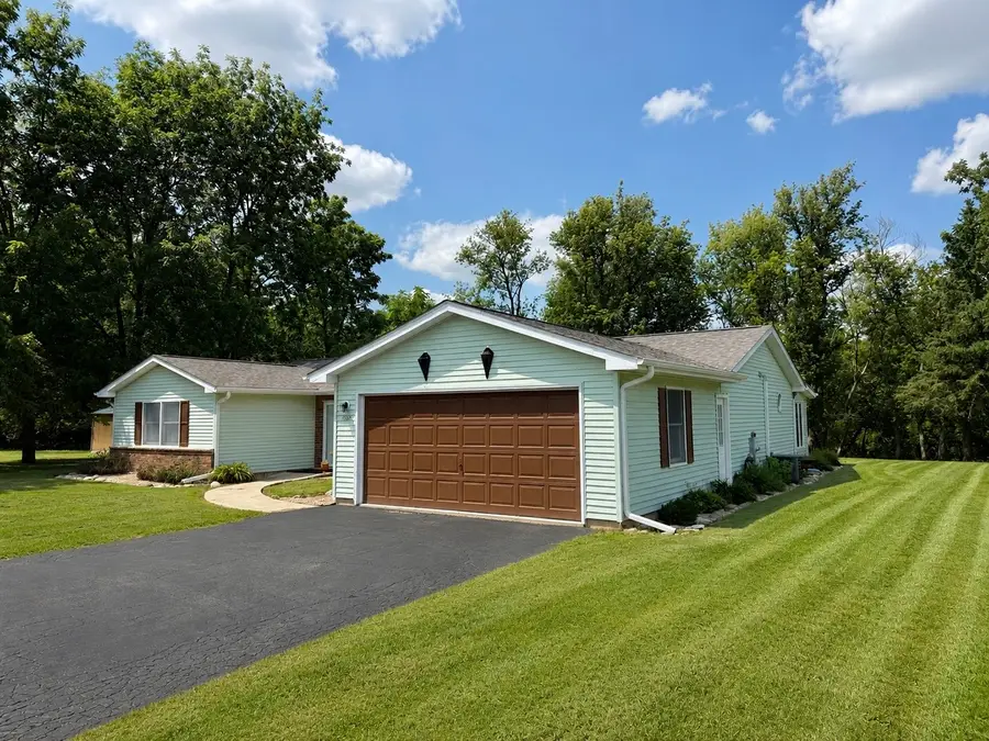 262 Brookside Drive, Paw Paw, IL 61353 - #2