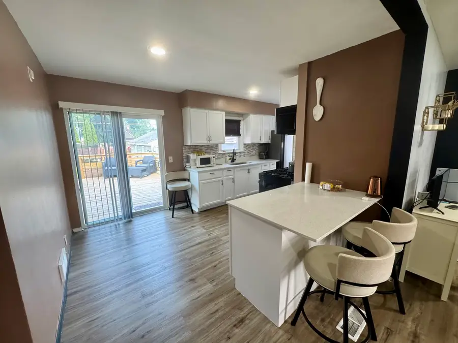 18269 Burnham Avenue, Lansing, IL 60438 - #3