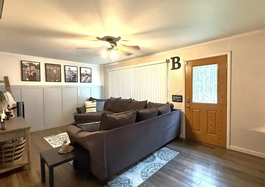 506 N Indiana Avenue, Salem, IL 62881 - #3