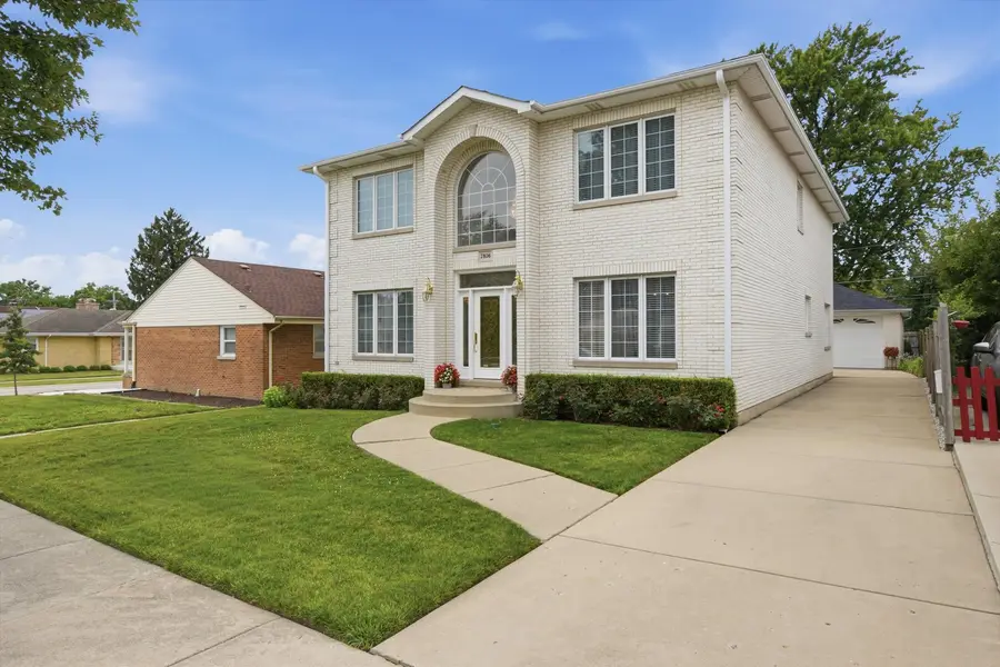 7806 N Octavia Avenue, Niles, IL 60714 - #2