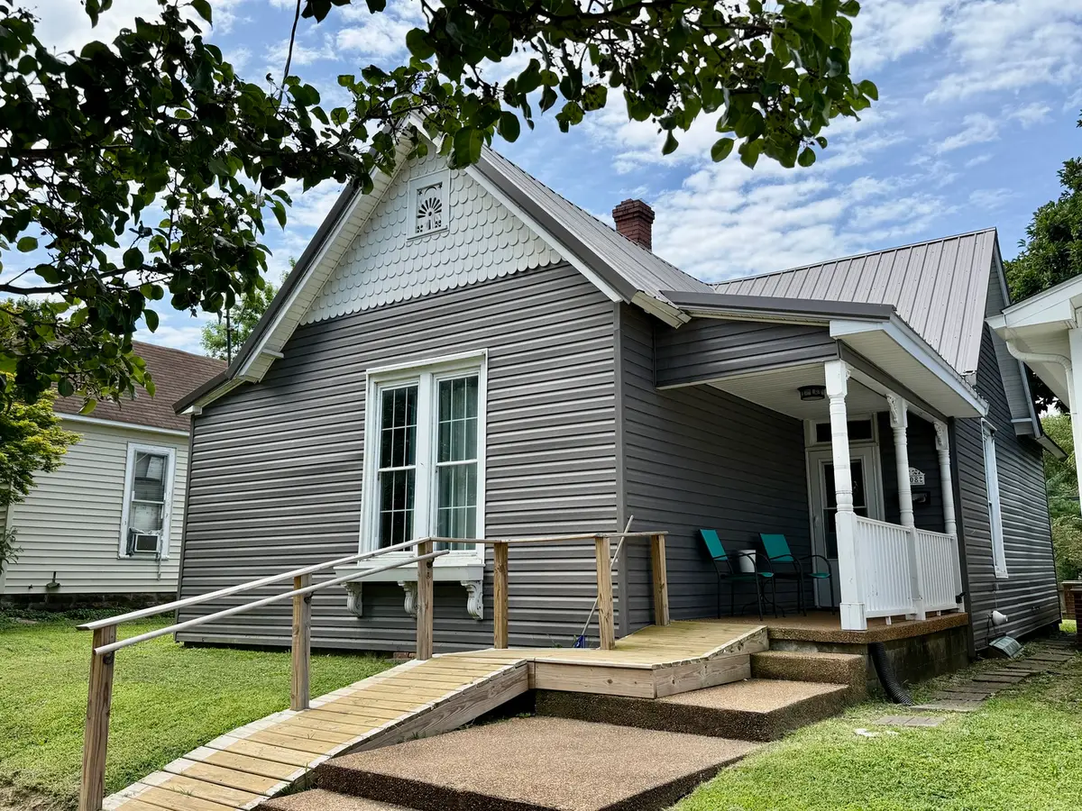 208 E 8th Street, Metropolis, IL 62960 - #1