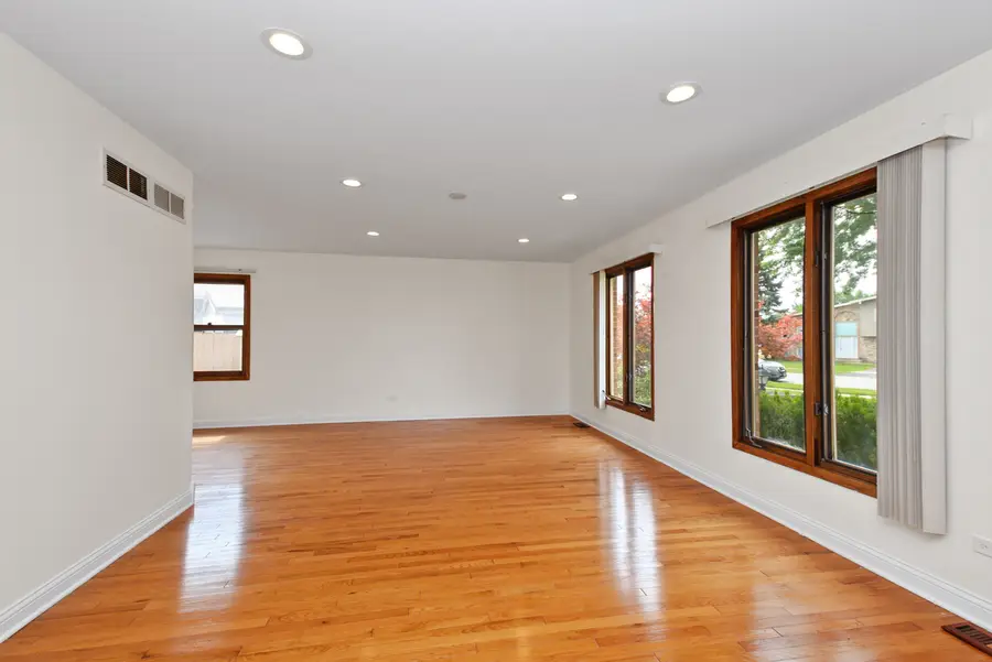 7048 Brementowne Road, Tinley Park, IL 60477 - #2