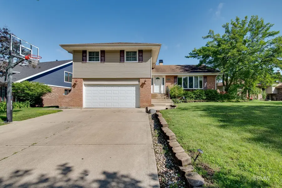 1233 N Hickory Trail, Addison, IL 60101 - #2