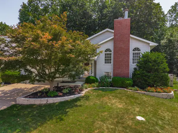 2516 Timber View Drive, Bloomington, IL 61701