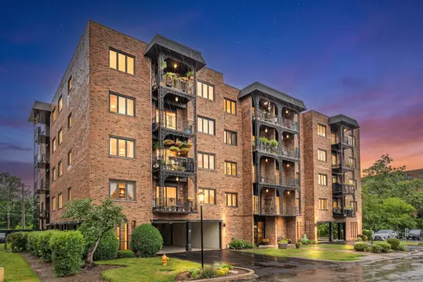 9382 Landings Lane #K307, Des Plaines, IL 60016