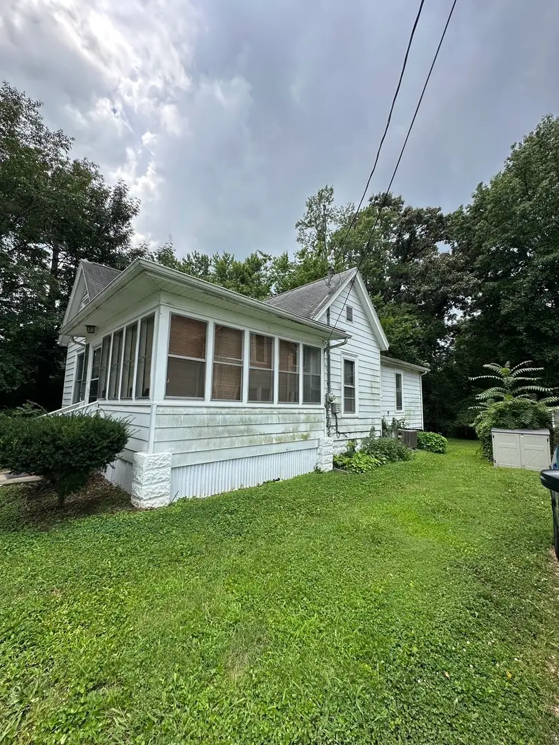 110 S Forest Avenue, Carbondale, IL 62901 - #2