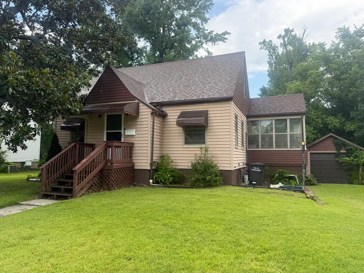 1108 W Walkup Avenue, Carbondale, IL 62901 - #1