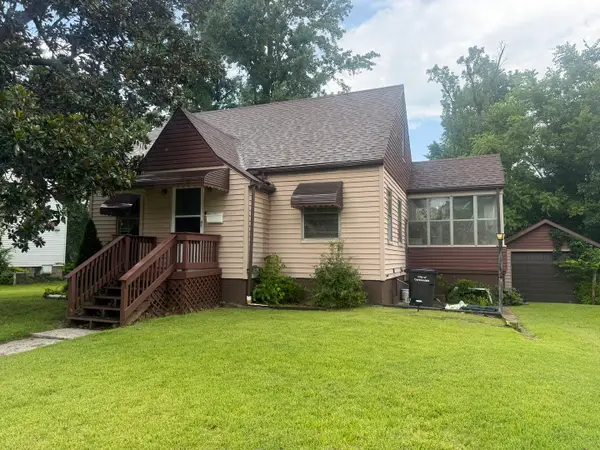 1108 W Walkup Avenue, Carbondale, IL 62901