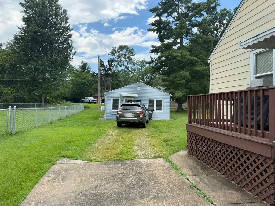 1109 W Walkup Avenue, Carbondale, IL 62901 - #3