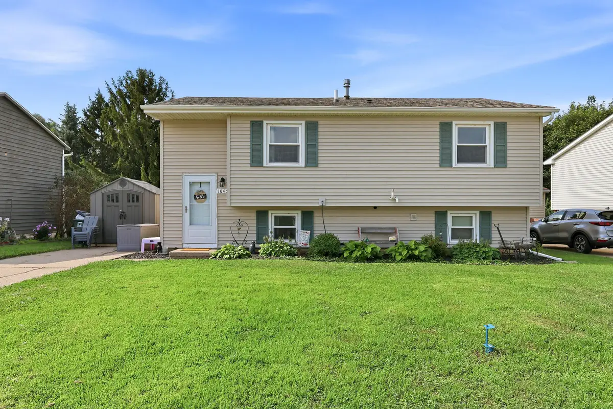 1845 W 58th Street, Davenport, IA 52806 - #1