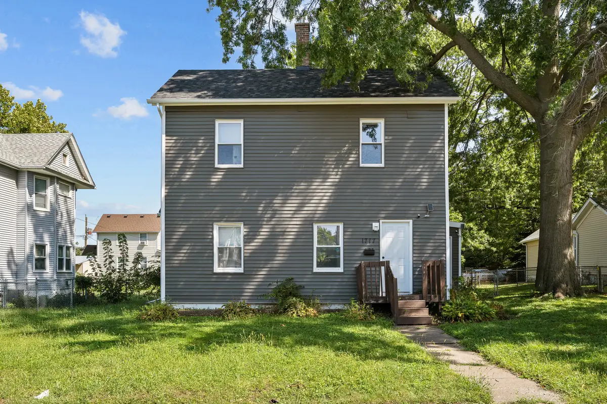 1717 Esplanade Avenue, Davenport, IA 52803 - #1