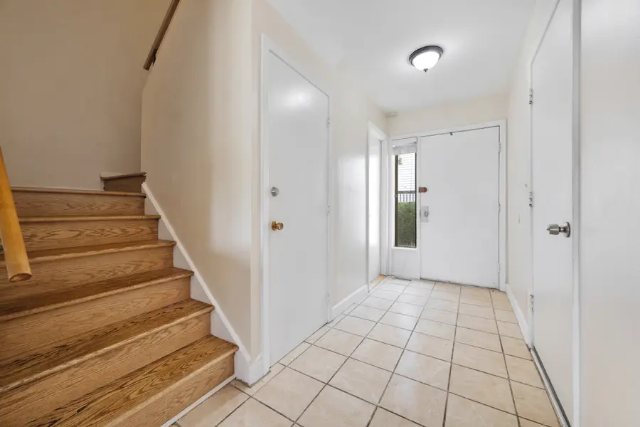 369 Cedar Tree Court, Hoffman Estates, IL 60169 - #2