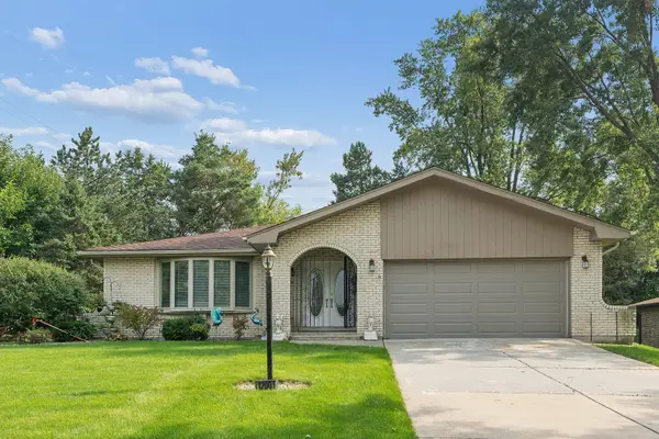 12001 W Lake View Drive, Orland Park, IL 60467