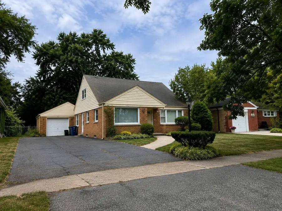 10834 S Keeler Avenue, Oak Lawn, IL 60453 - #2