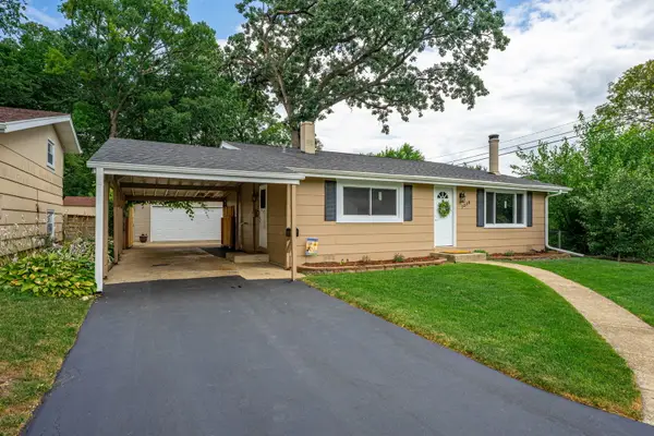 1226 Grant Drive, Carpentersville, IL 60110
