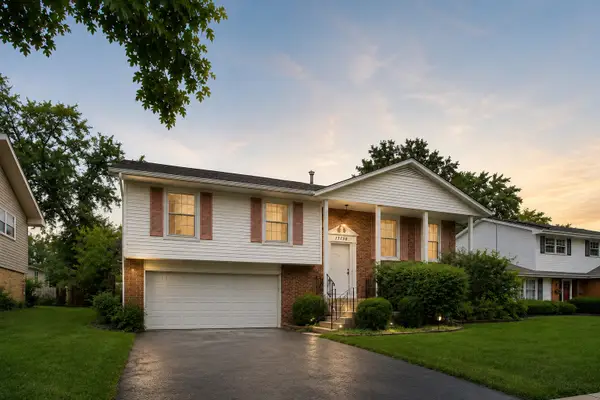 17730 Cherrywood Lane, Homewood, IL 60430