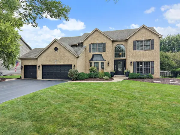651 Clover Drive, Algonquin, IL 60102