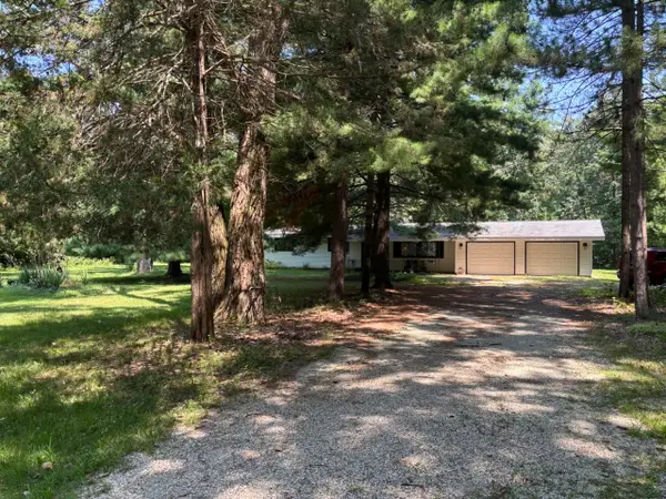 6130 E Deerfield Drive, Coal City, IL 60416
