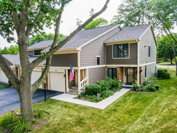 1211 Emerson Lane #1211, Libertyville, IL 60048