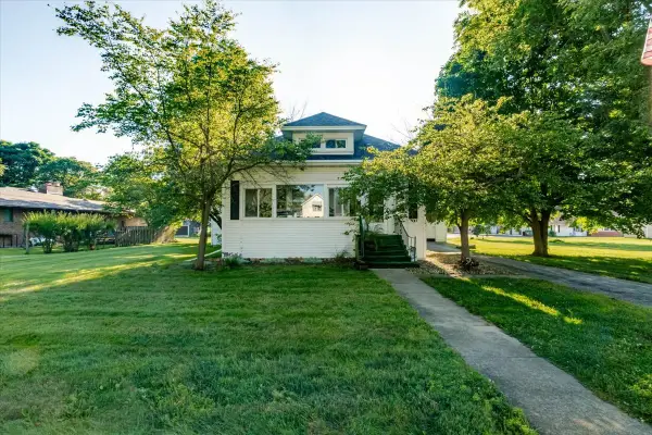416 S Walnut Street, Wenona, IL 61377