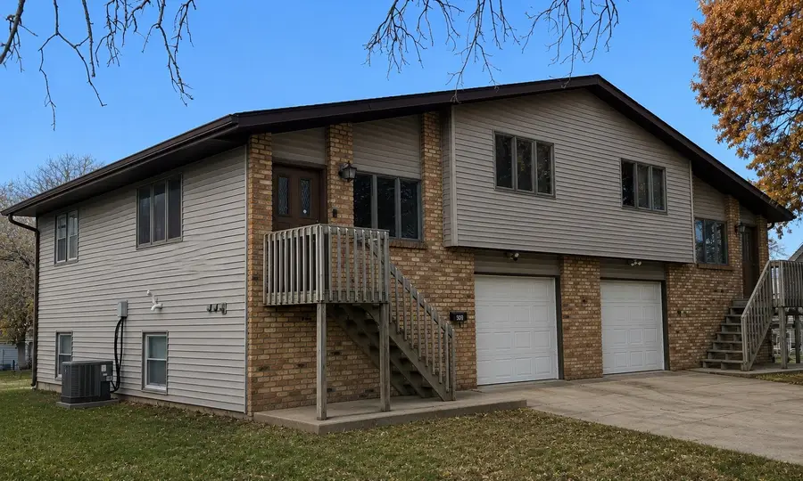 506 17th Street, Silvis, IL 61282 - #3