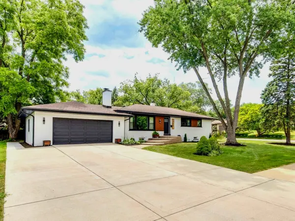 525 Bunning Drive, Downers Grove, IL 60516