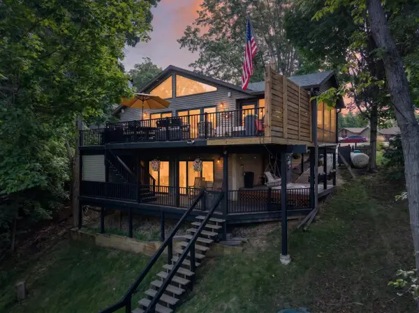 195 Breezy Point Court, Varna, IL 61375