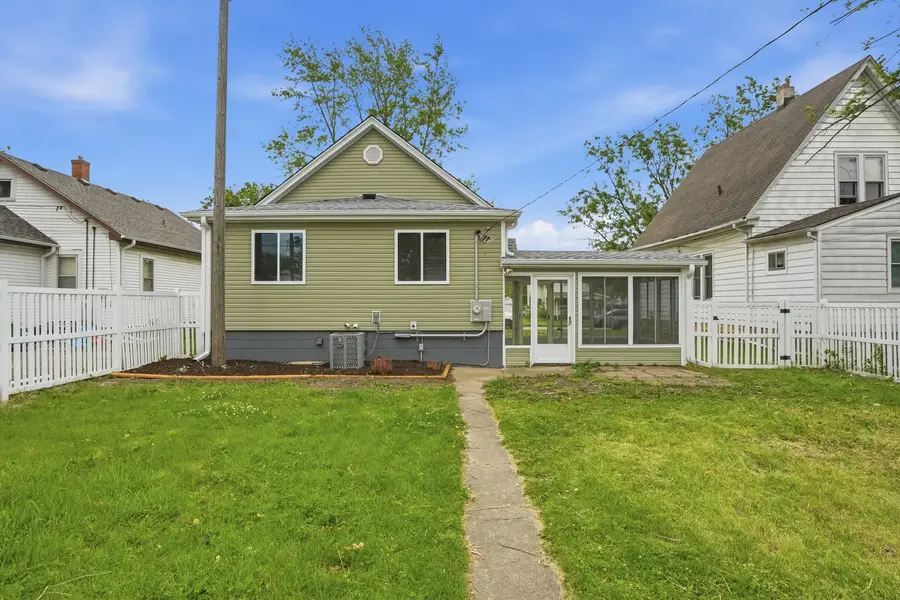 183 N Cleveland Avenue, Bradley, IL 60915 - #3