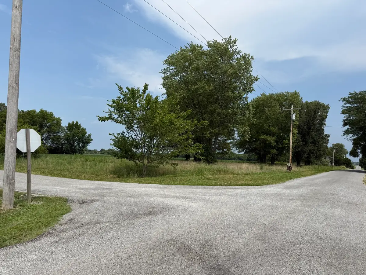 3267 W Grange Hall Road, Murphysboro, IL 62966 - #1