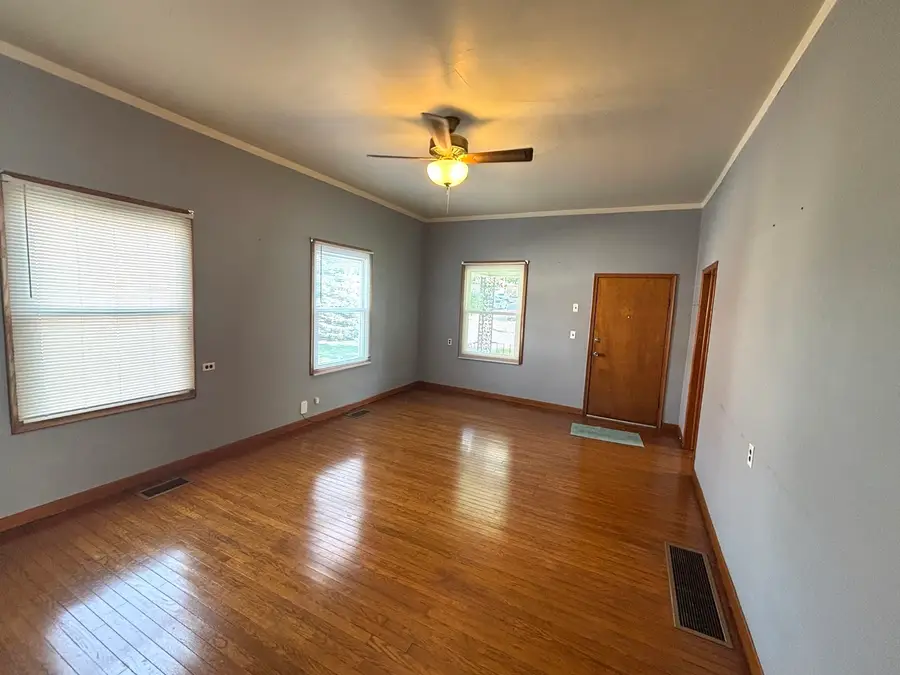 410 E Locust Street, Harrisburg, IL 62946 - #3
