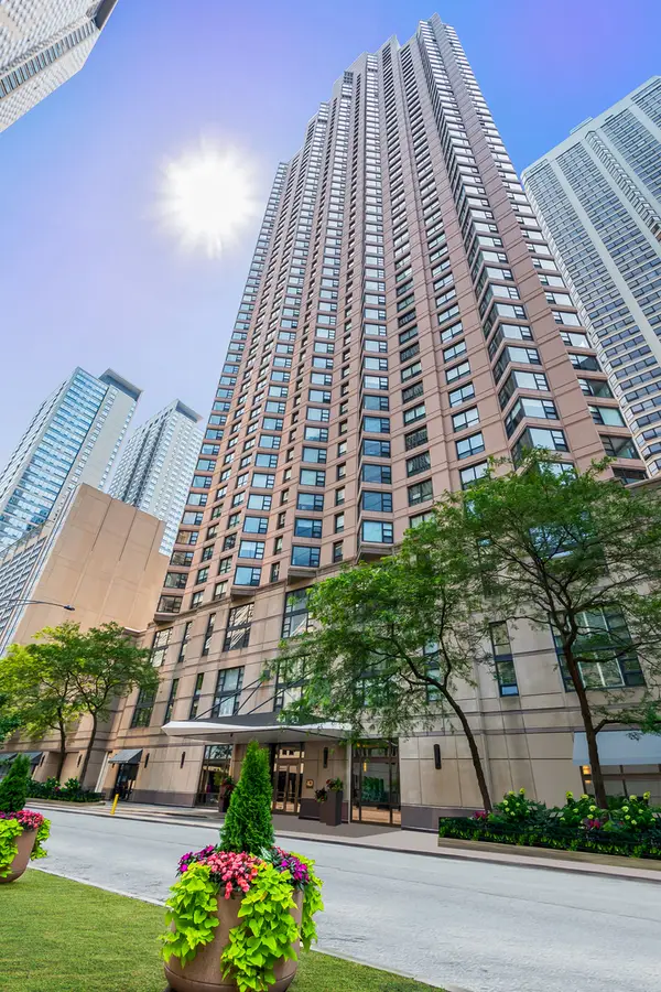 401 E Ontario Street #806, Chicago, IL 60611