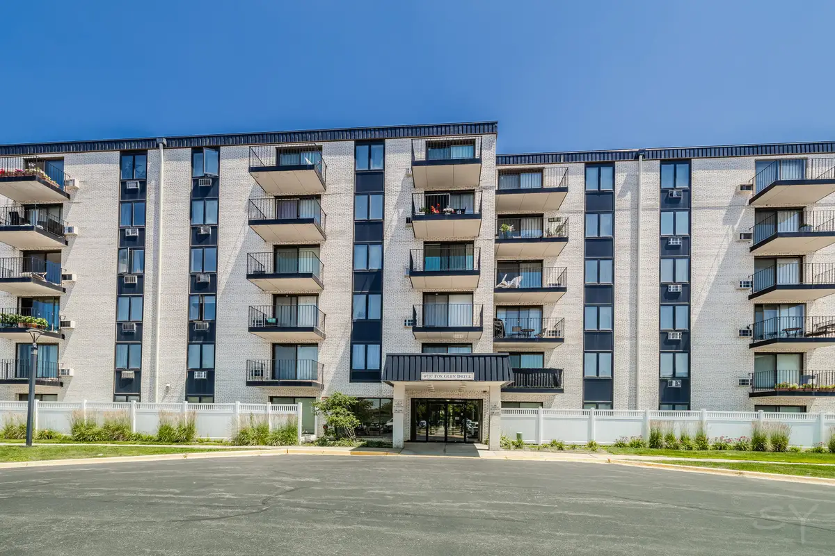 9737 N Fox Glen Drive #1N, Niles, IL 60714 - #1