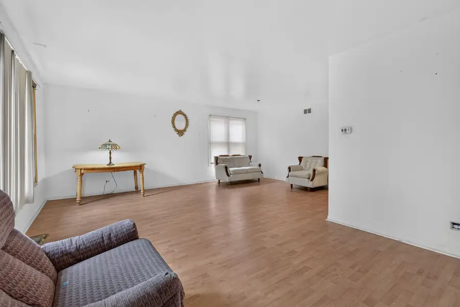 7768 S Luella Avenue, Chicago, IL 60649 - #2
