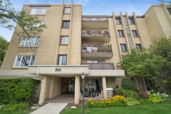900 S River Road #4B, Des Plaines, IL 60016