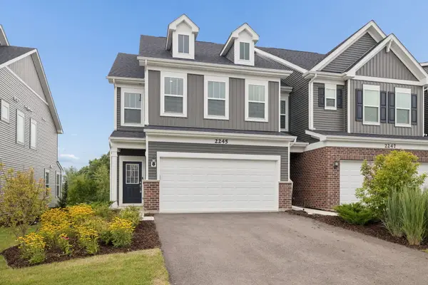 2245 Horseshoe Circle, Naperville, IL 60564