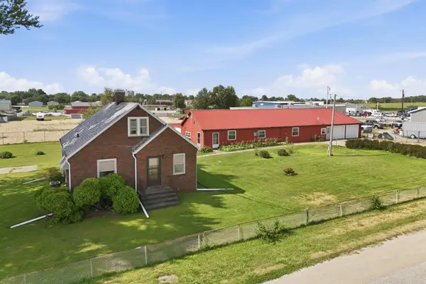 121 E Walcott Road, Walcott, IA 52773