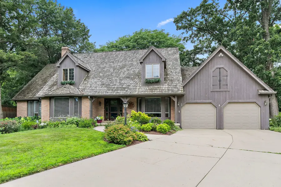 627 Wood Ridge Court, Elgin, IL 60123 - #2