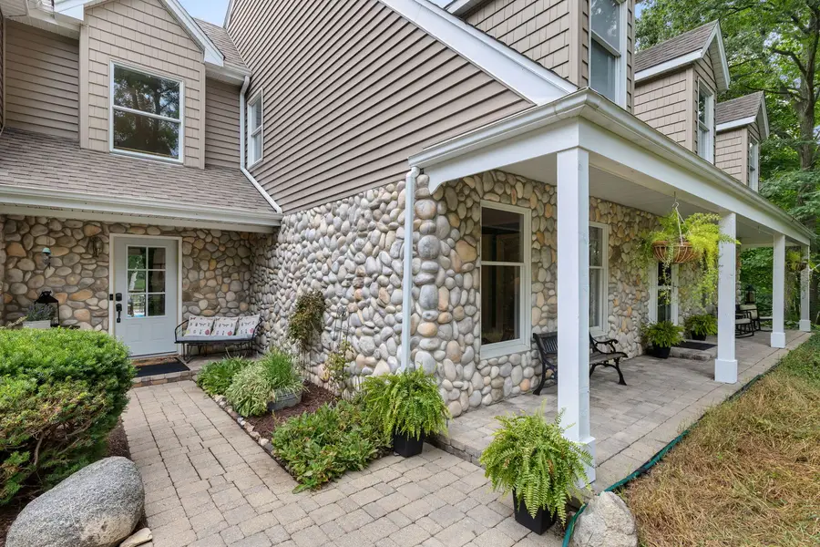 8310 Mason Hill Road, Woodstock, IL 60098 - #3