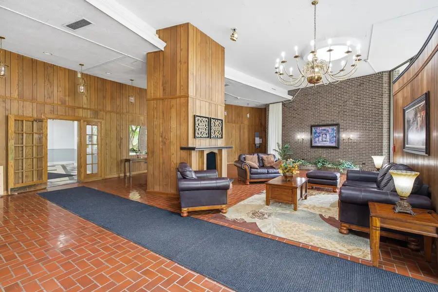 40 N Tower Road #1E, Oak Brook, IL 60523 - #2