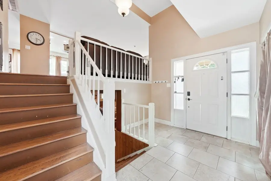 1255 Briarcliffe Boulevard, Wheaton, IL 60189 - #3