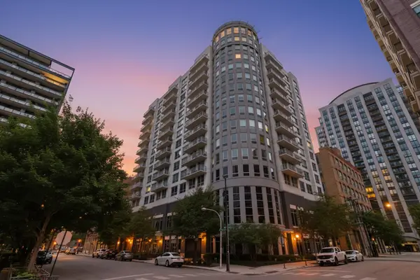 421 W Huron Street #1009, Chicago, IL 60654
