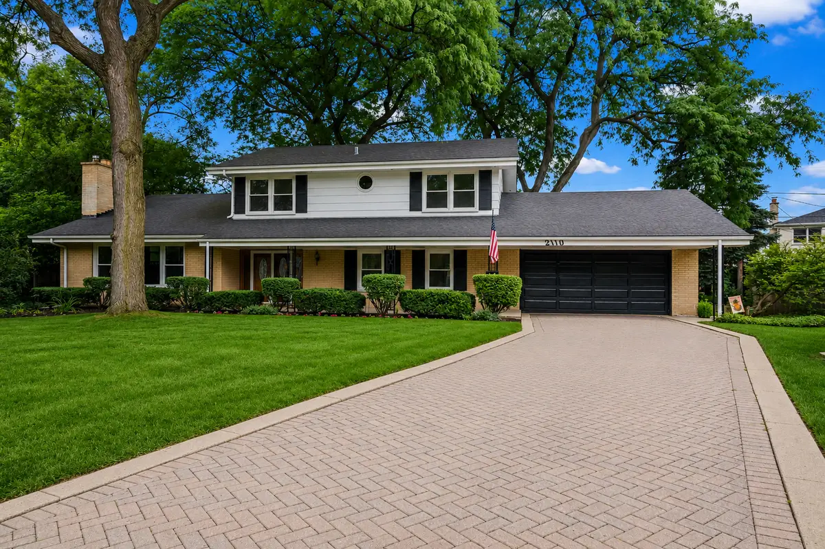 2110 E Eastman Court, Arlington Heights, IL 60004 - #1
