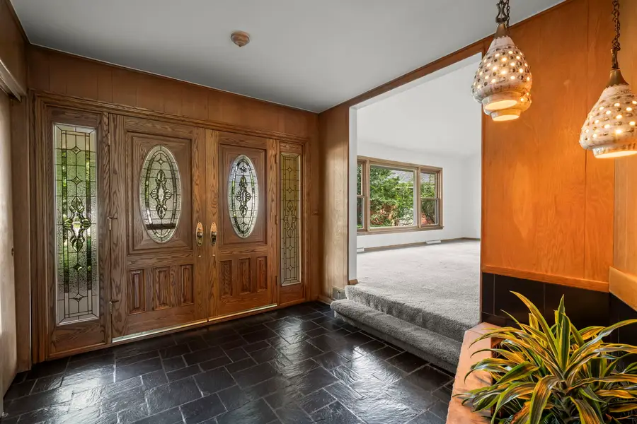 2110 E Eastman Court, Arlington Heights, IL 60004 - #3