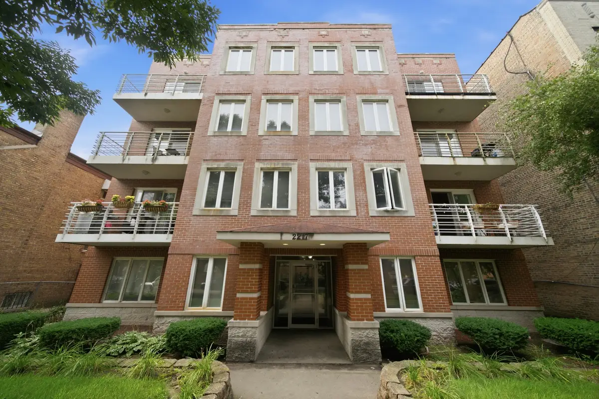 2217 W Farwell Avenue #4B, Chicago, IL 60645 - #1