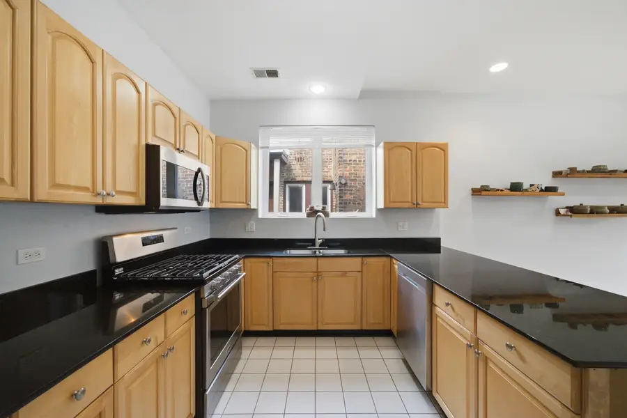 2217 W Farwell Avenue #4B, Chicago, IL 60645 - #2