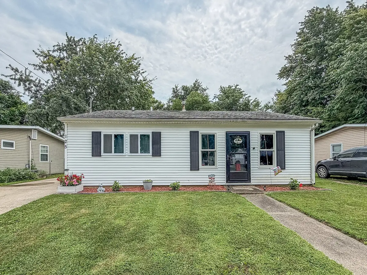 125 Woodlawn Avenue, Mattoon, IL 61938 - #1