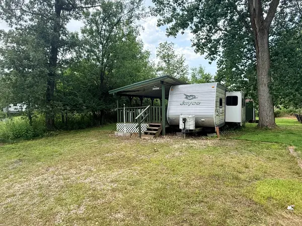 19-21 Woodhaven Lakes, Sublette, IL 61367