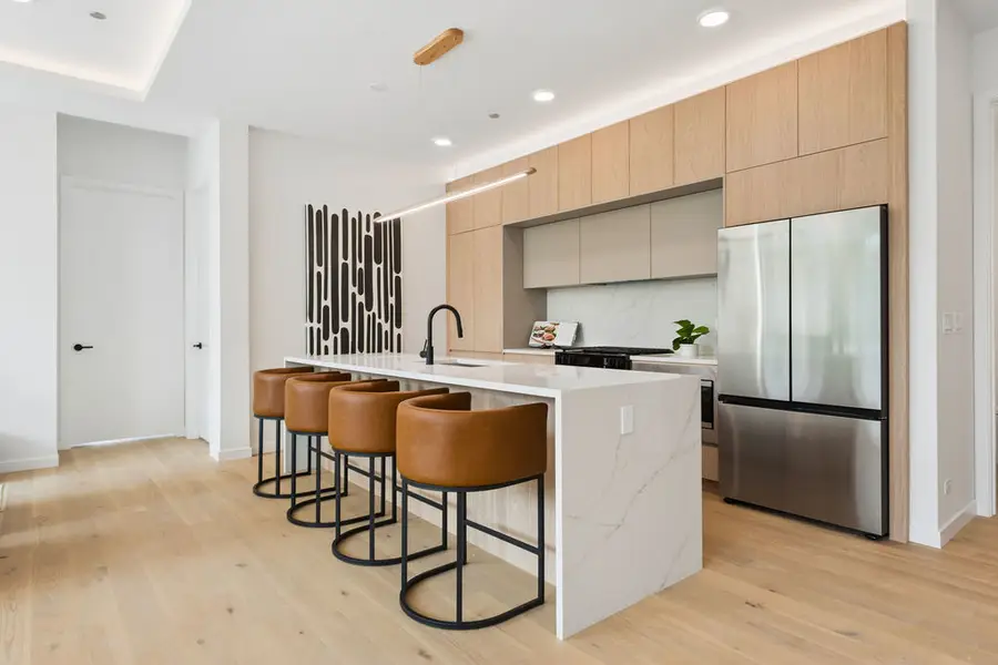 2072 N Western Avenue #PH-401, Chicago, IL 60647 - #2